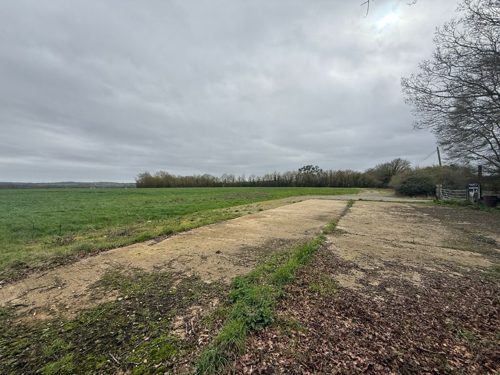 Property photo 2 of 5 Photo 4