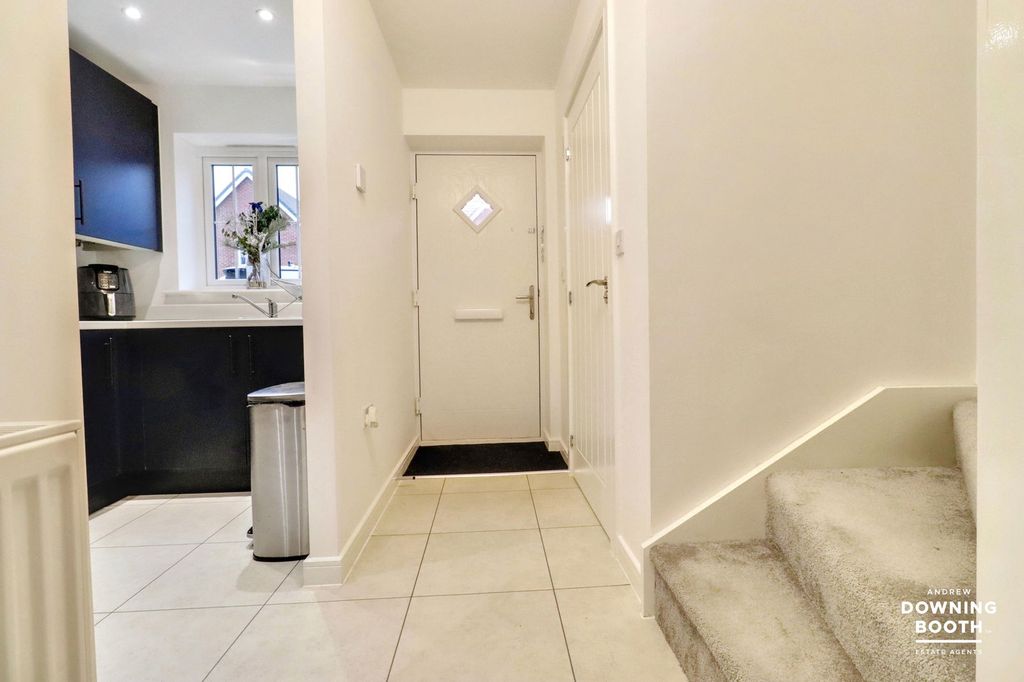 Property photo 3 of 24