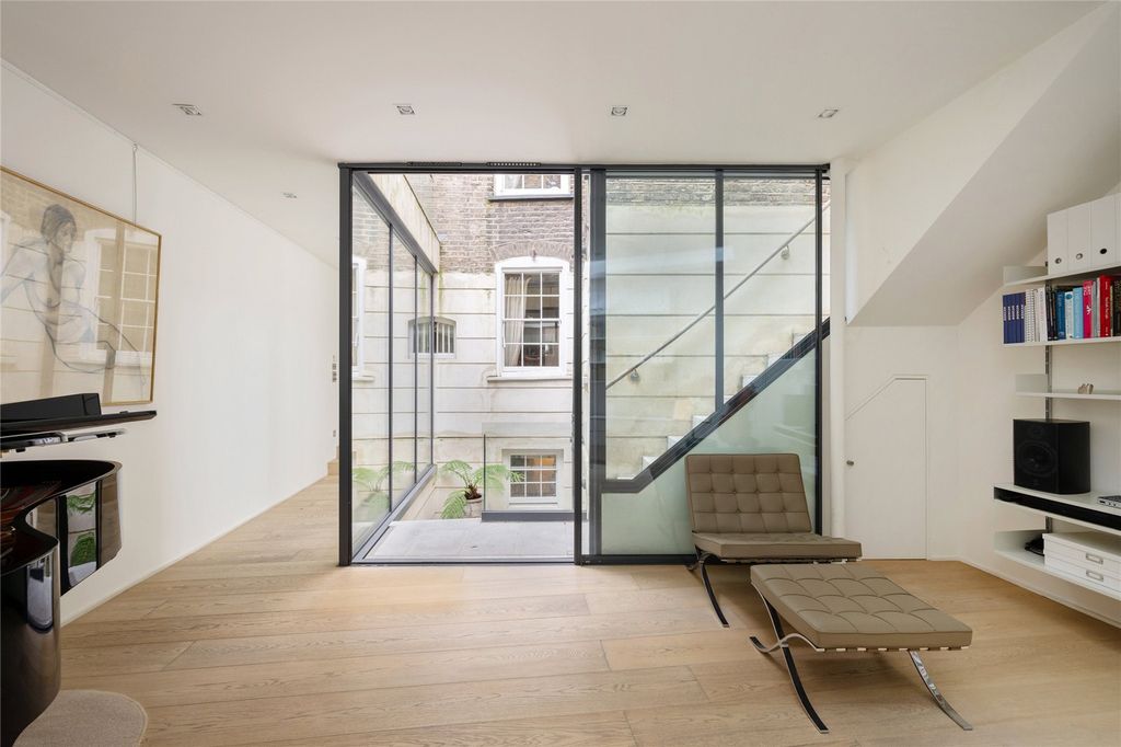 Property photo 2 of 33 Picture No. 22