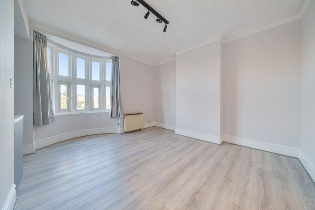 Property photo 2 of 4 Living Room