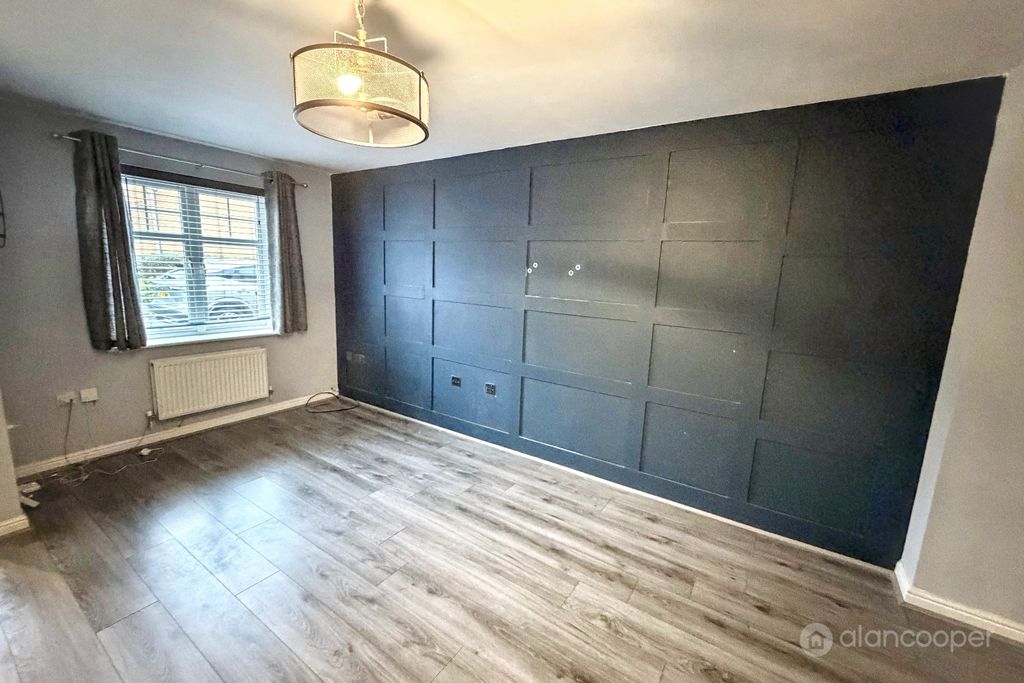 Property photo 3 of 15 4807714