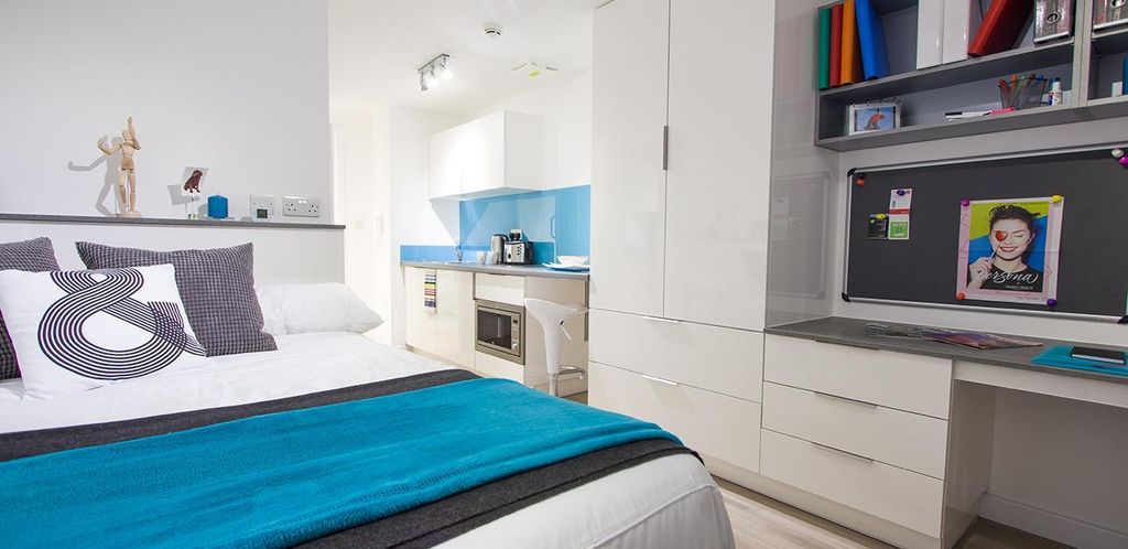 Property photo 2 of 19