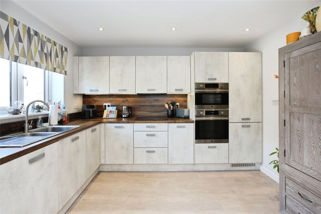 Property photo 2 of 14 Picture No. 03