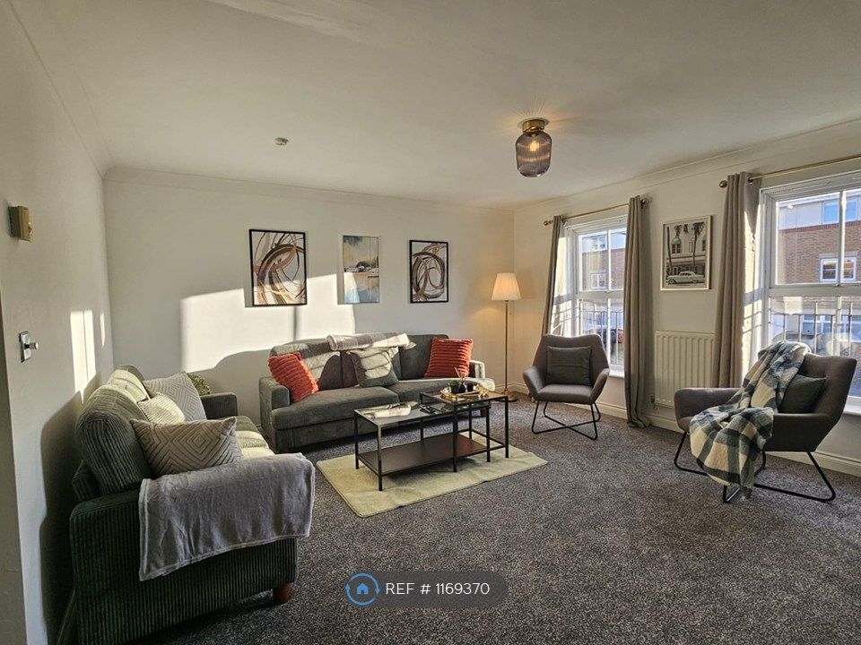 Property photo 1 of 15 Living Room