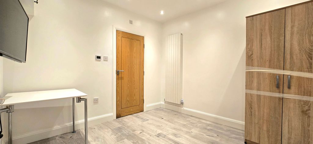 Property photo 1 of 7 1