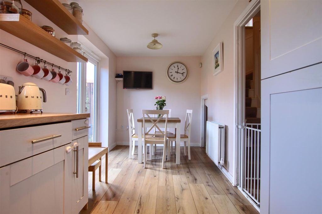 Property photo 3 of 12 cd6.Jpg