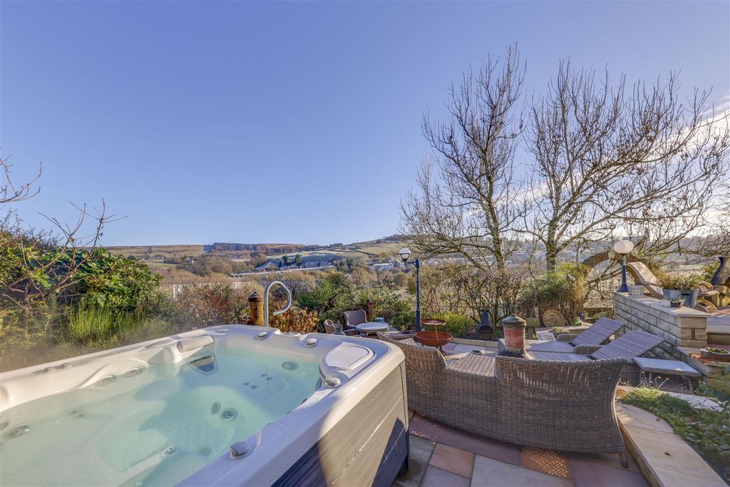 Property photo 2 of 53 Garden View With Hot Tub