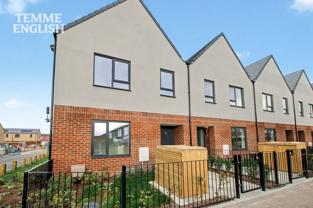 Property photo 1 of 23