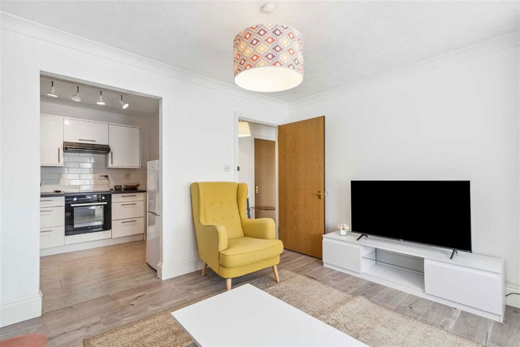 Property photo 3 of 6