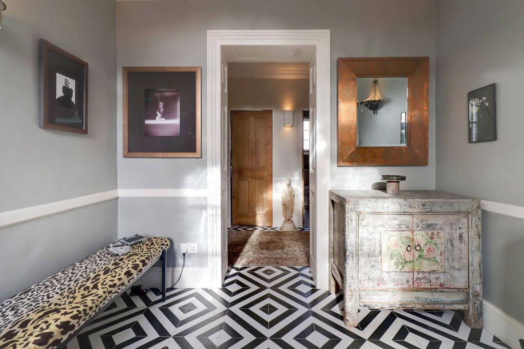 Property photo 2 of 30