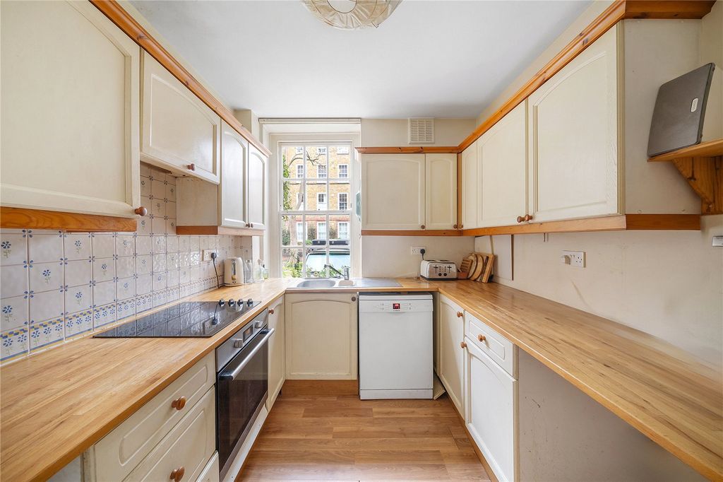 Property photo 3 of 13 Picture No. 10