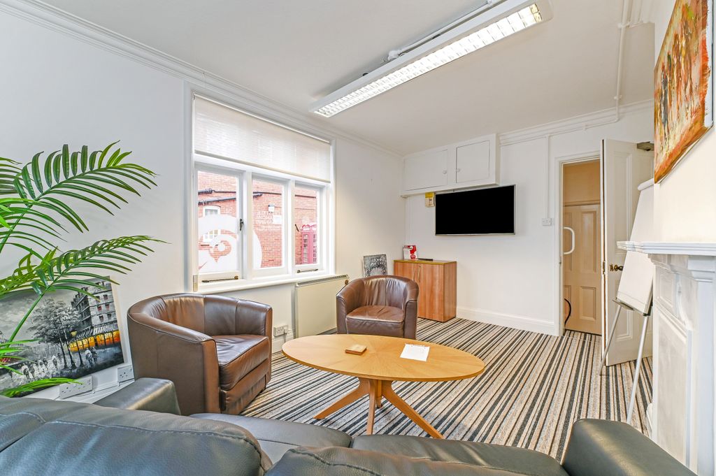 Property photo 2 of 6