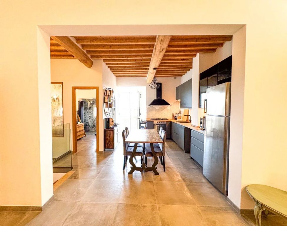 Property photo 2 of 29