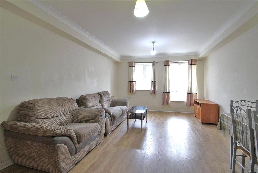 Property photo 2 of 7 Lounge