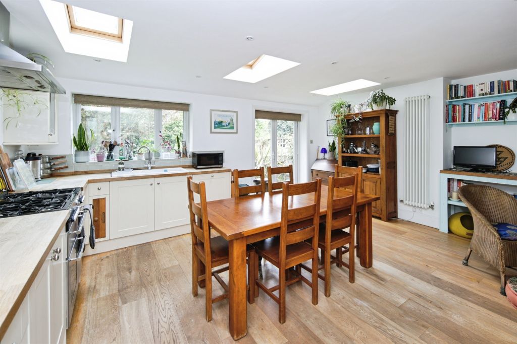 Property photo 3 of 13