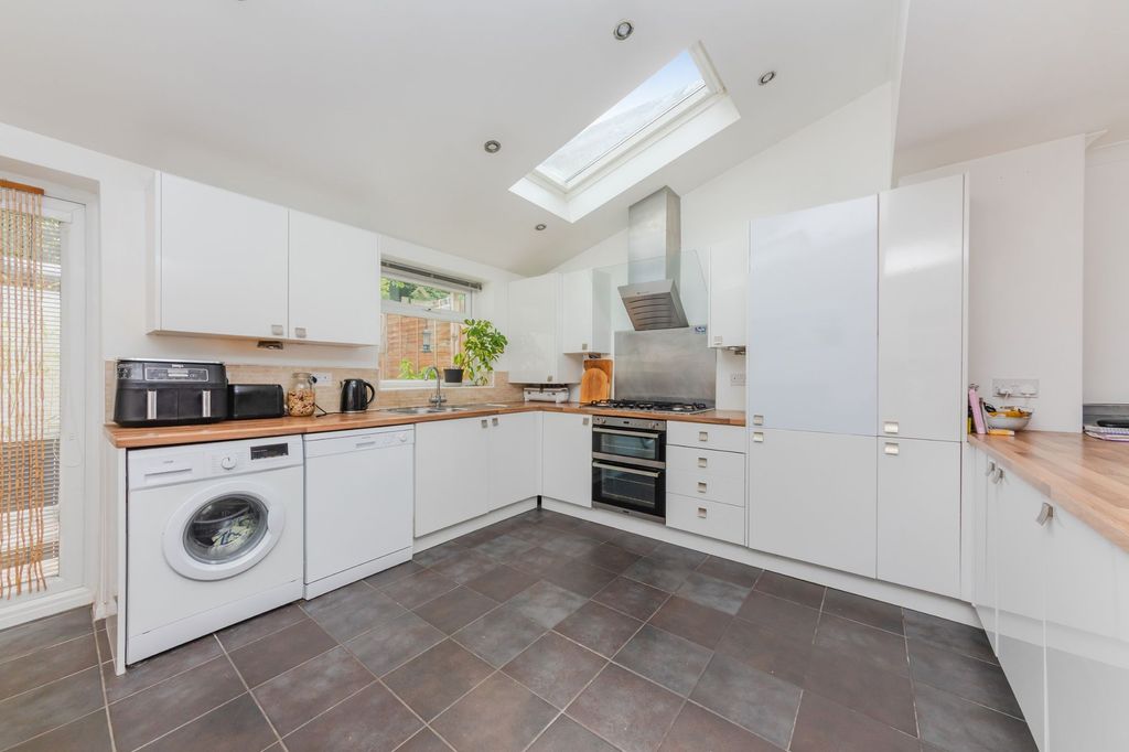 Property photo 3 of 22