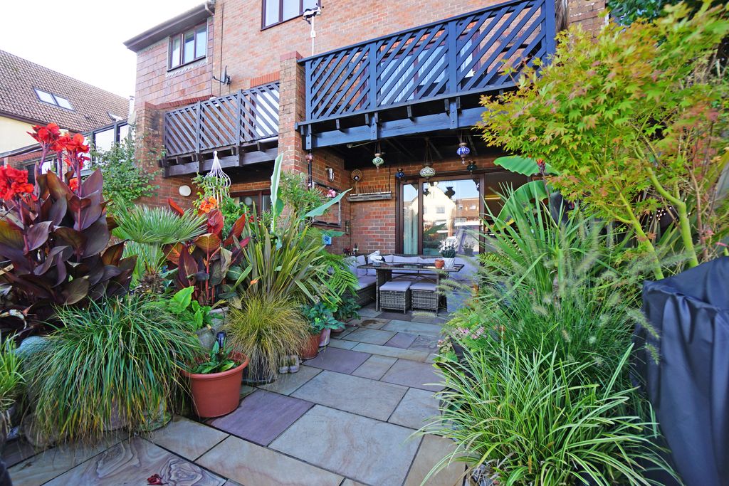 Additional image 41 of 5 bed terraced house for saleSennen Place, Port Solent, Portsmouth PO6