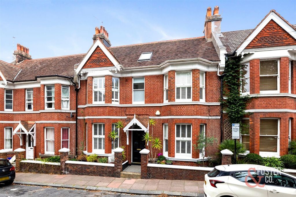 Property photo 1 of 29 Buxton Road, 3-003.Jpg