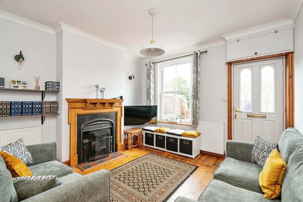 Property photo 2 of 17