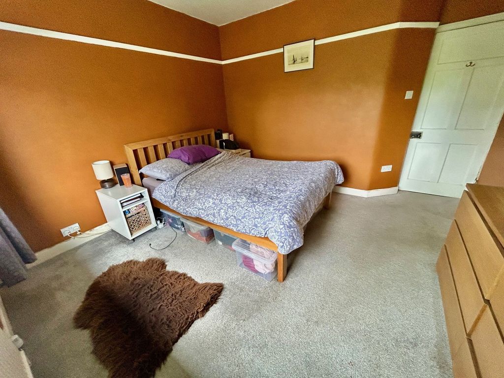 Property photo 3 of 17 Bedroom 1