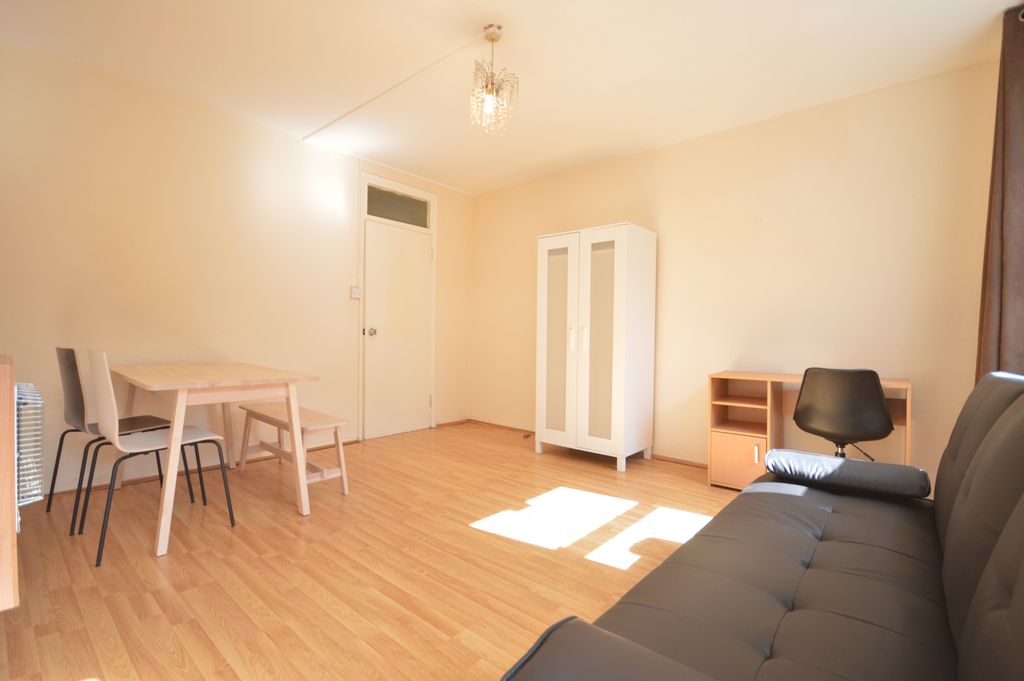 Property photo 3 of 6 Gallery