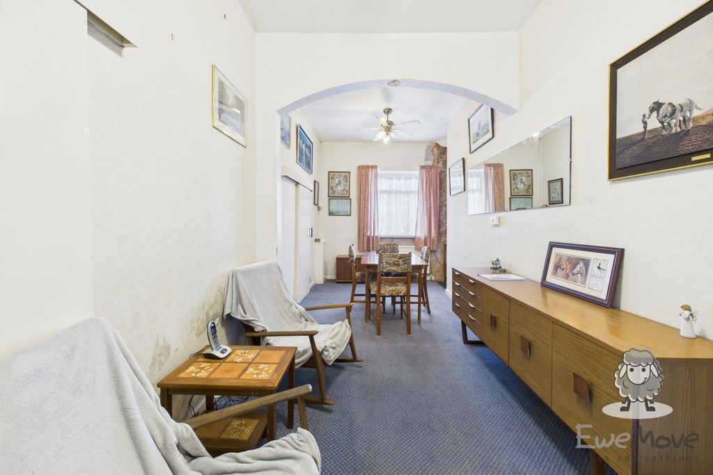 Property photo 2 of 21 7