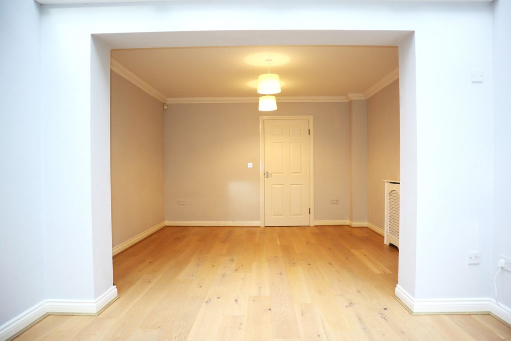 Property photo 3 of 14 Lounge - Diner