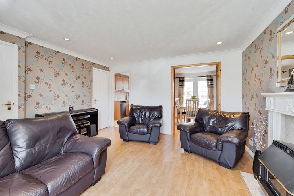 Property photo 3 of 34 Pbox-Img.Jpg