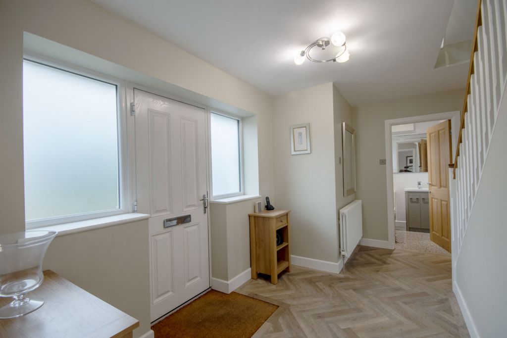 Property photo 2 of 21