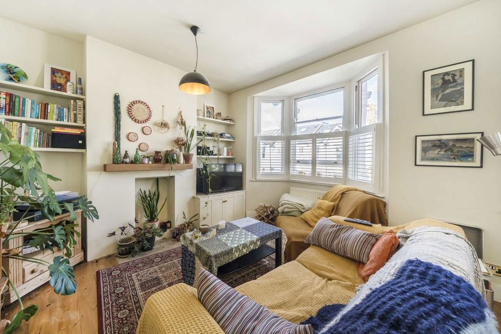 Property photo 2 of 6