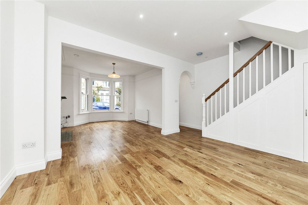 Property photo 2 of 17 Picture No. 06