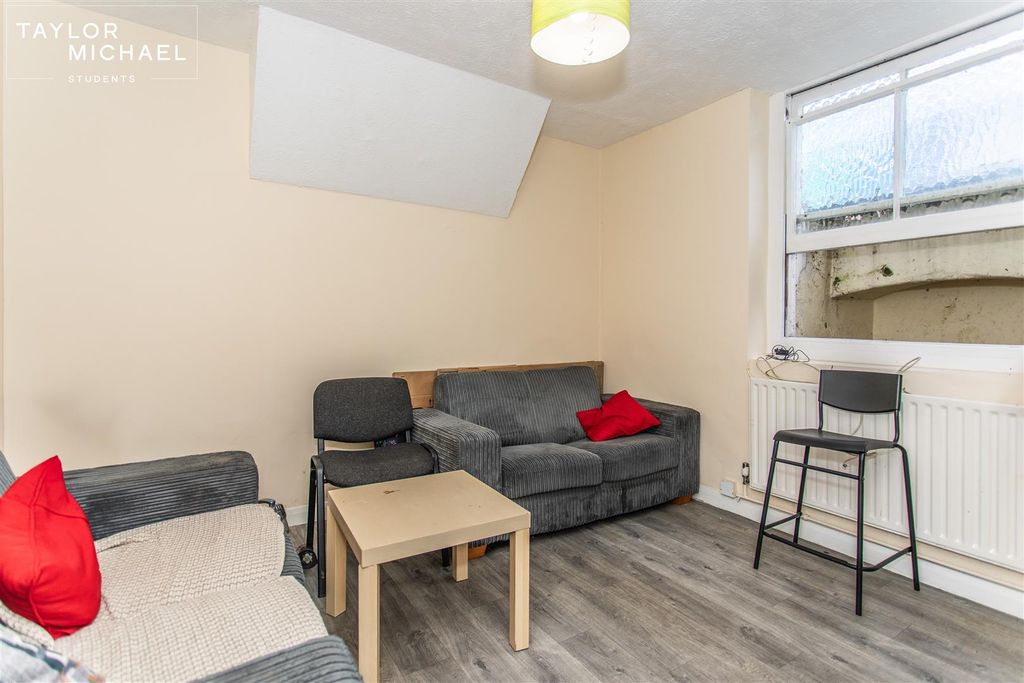 Property photo 3 of 15 Living Room