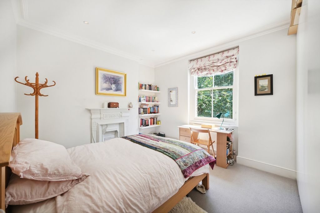 Property photo 3 of 6 Principal Bedroom