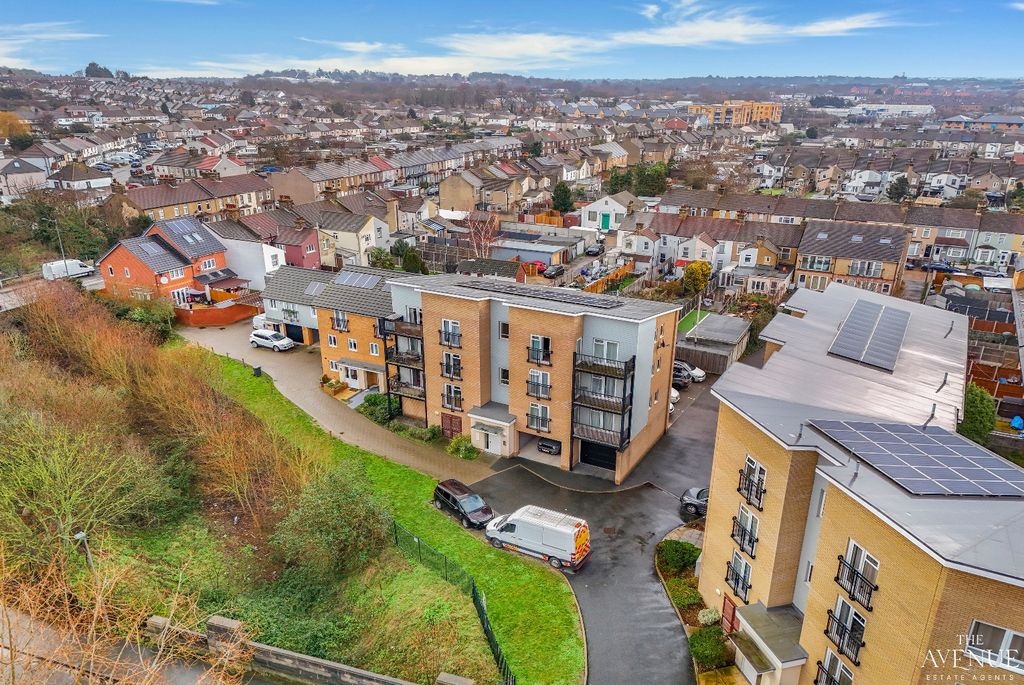 Property photo 1 of 15 4834322