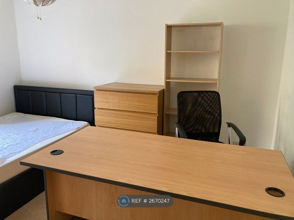 Property photo 2 of 5 The Ensuite Bedroom