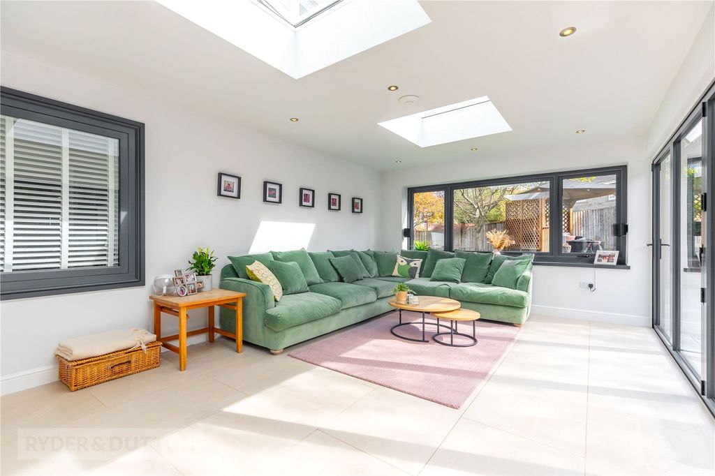 Property photo 2 of 53 Orangery