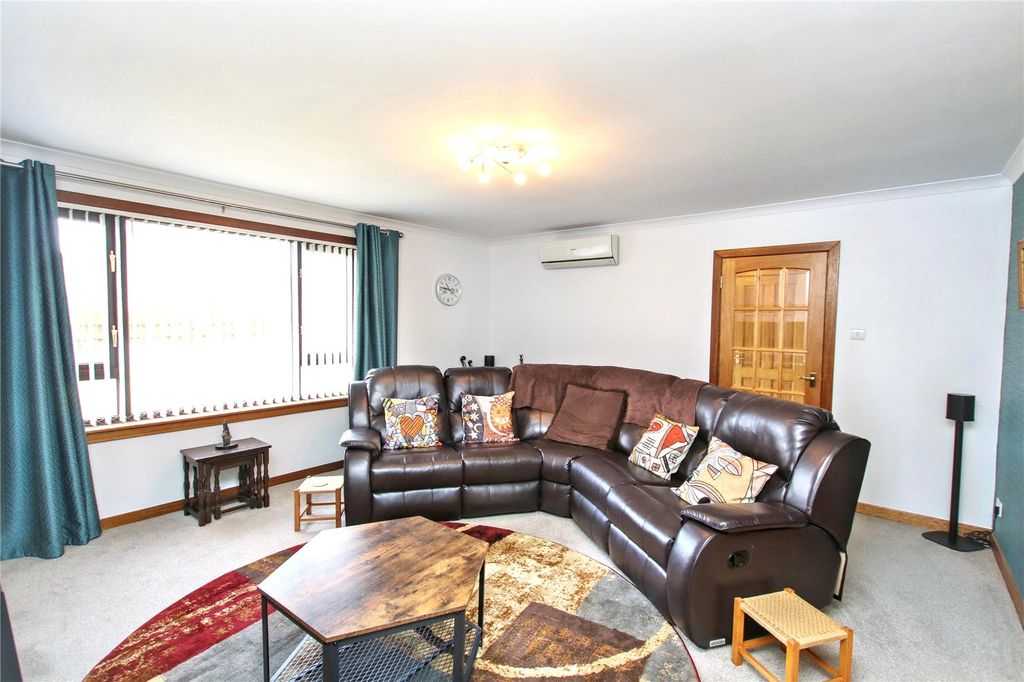 Property photo 3 of 23 Living Room