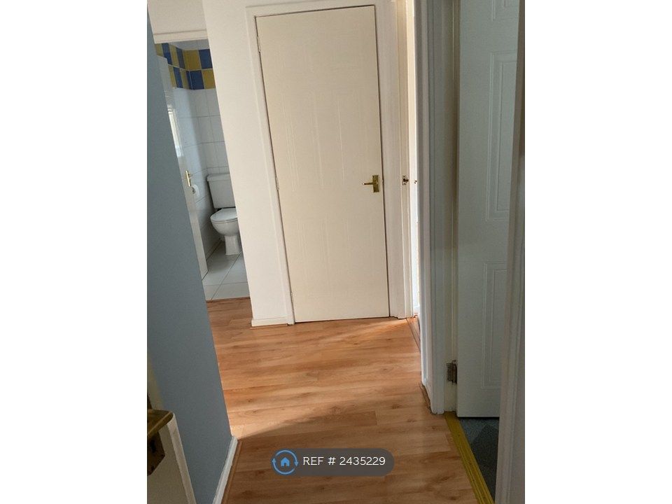 Property photo 1 of 13 Hall