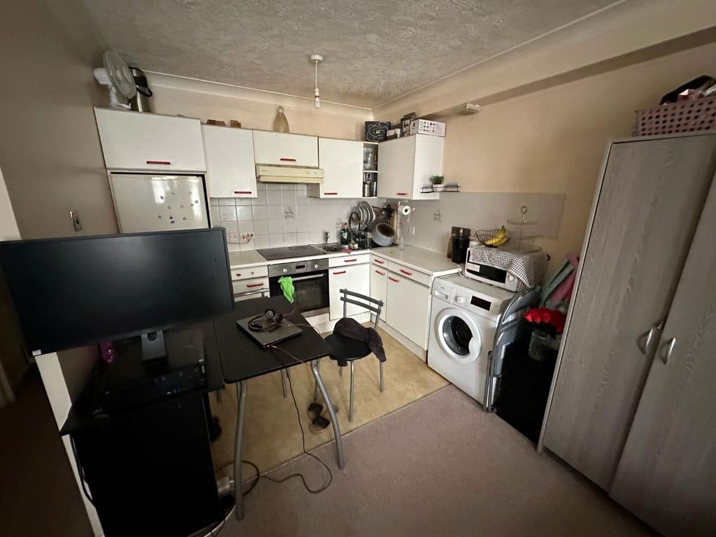 Property photo 2 of 7