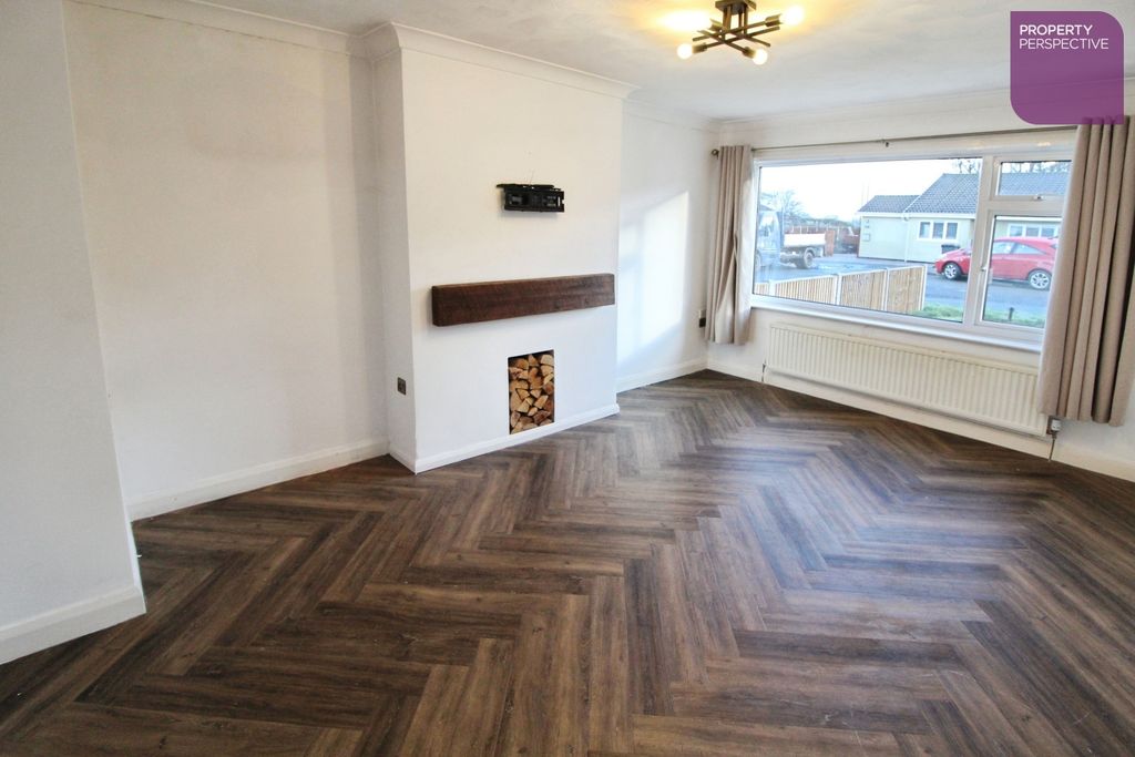 Property photo 2 of 8 Lounge