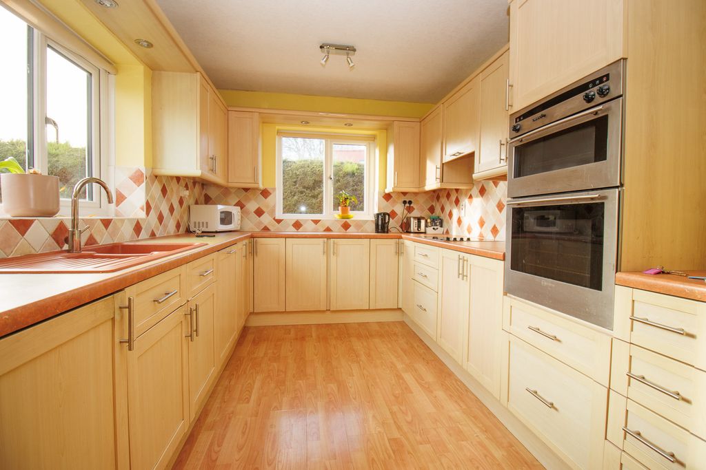 Property photo 2 of 30