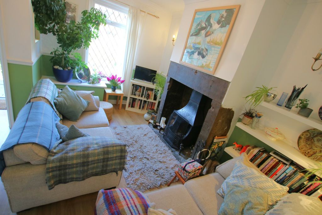Property photo 2 of 18