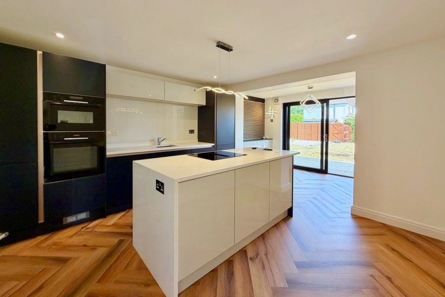 Property photo 3 of 13