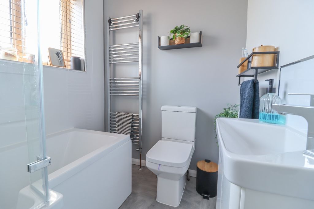 Property photo 3 of 17 5111998