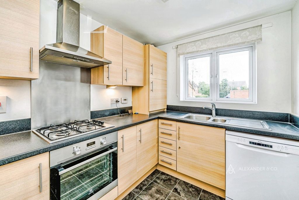 Property photo 2 of 11 Pbox-Img.Jpg
