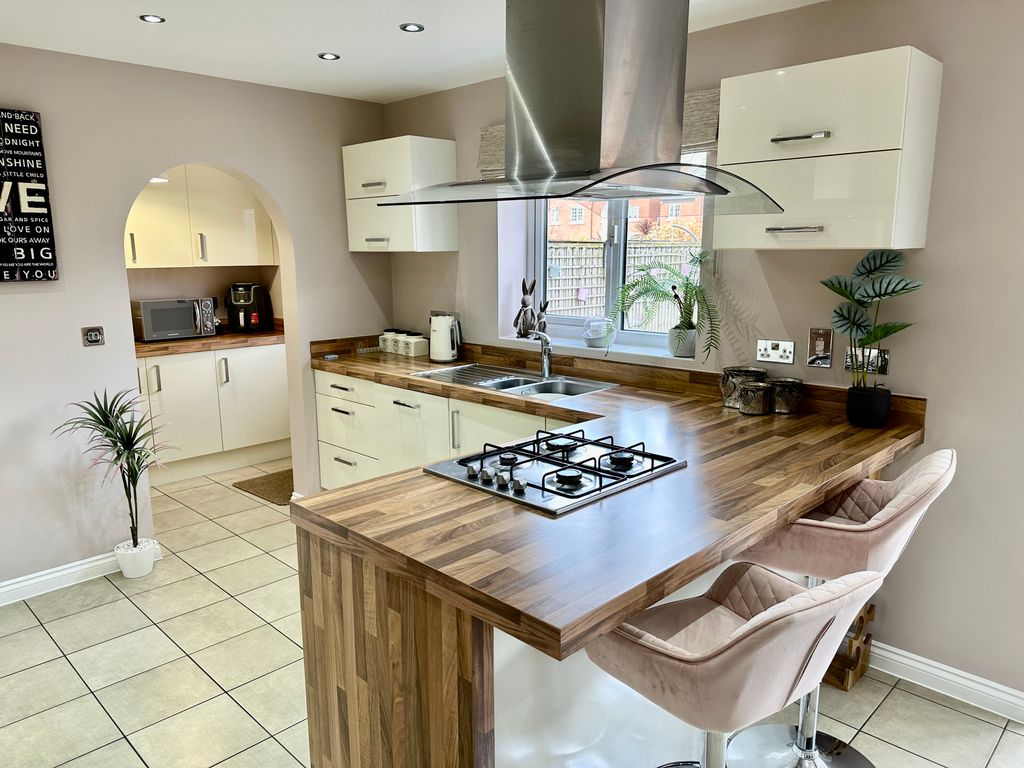 Property photo 2 of 36 Img_2381