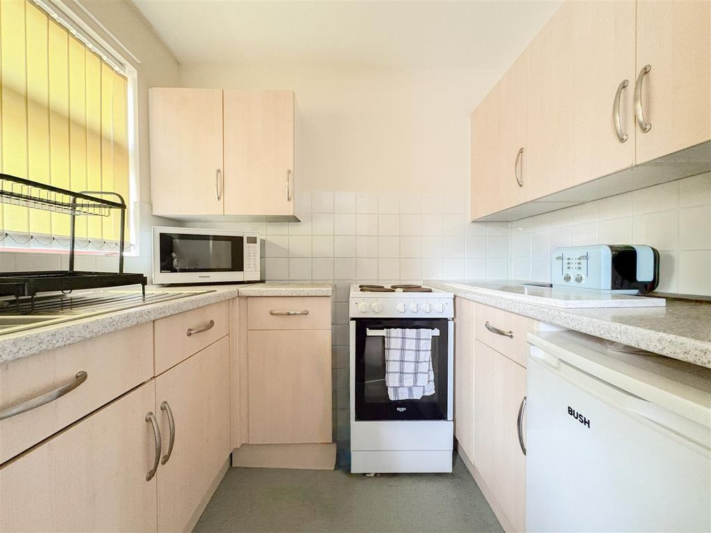 Property photo 2 of 13 Kitchen