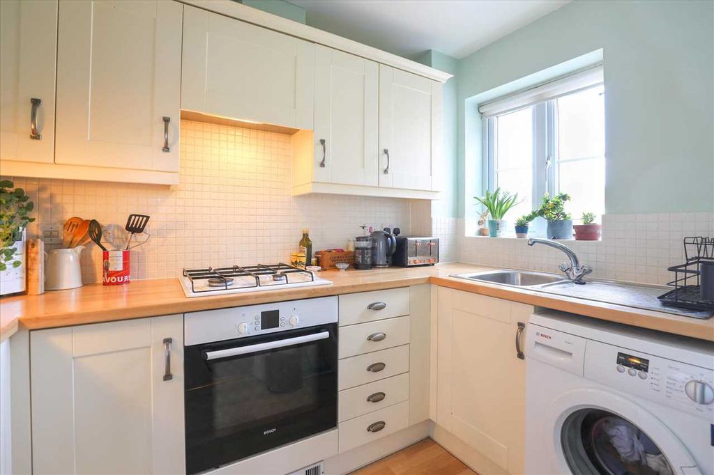 Property photo 3 of 13 Kitchen