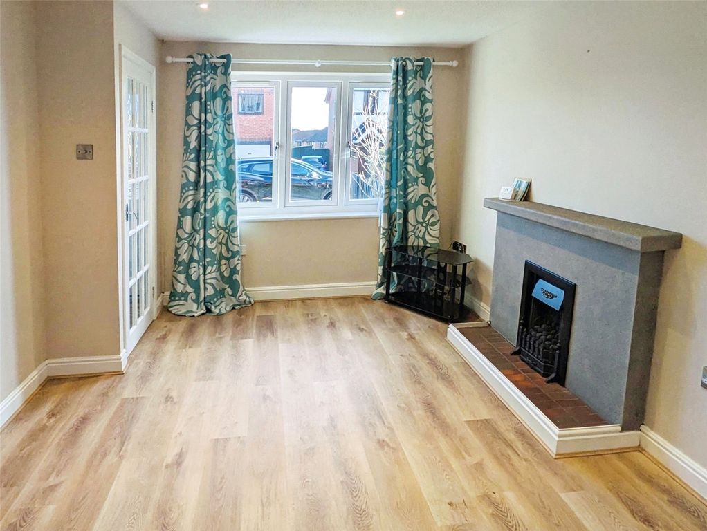 Property photo 2 of 10 Living Room