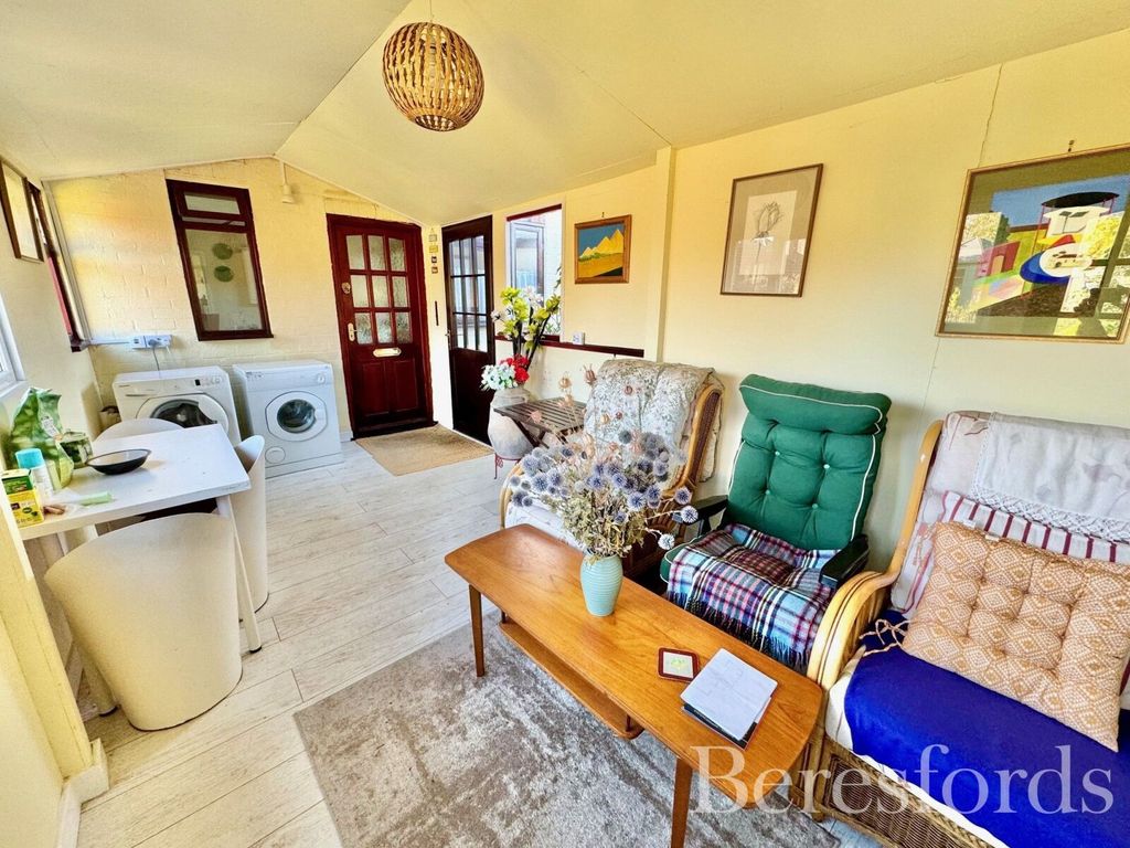 Property photo 3 of 20 Picture 3